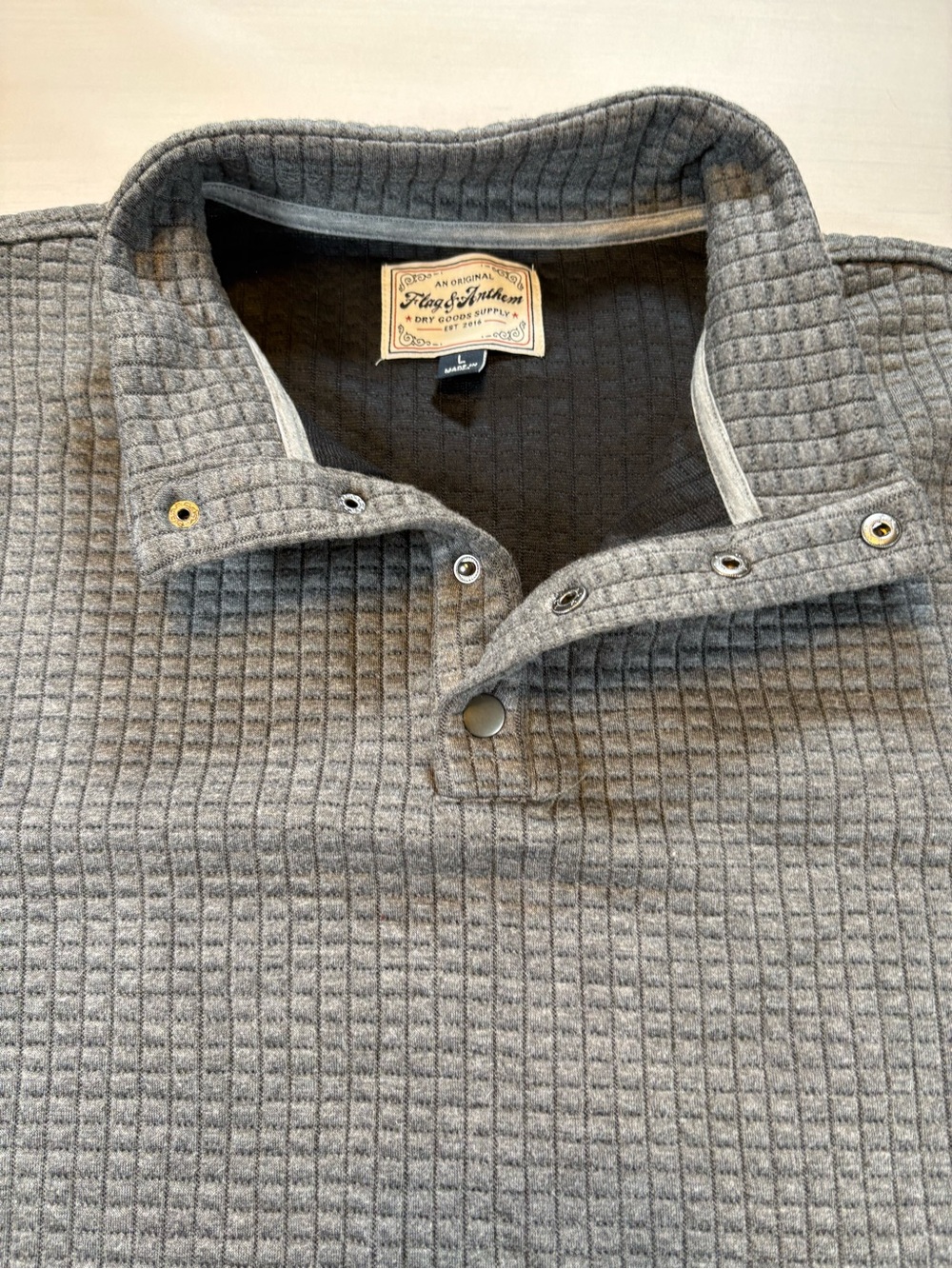 NWT Flag & Anthem Mens Large Quilted Grid Snap Neck Pullover Sweatshirt Charcoal
